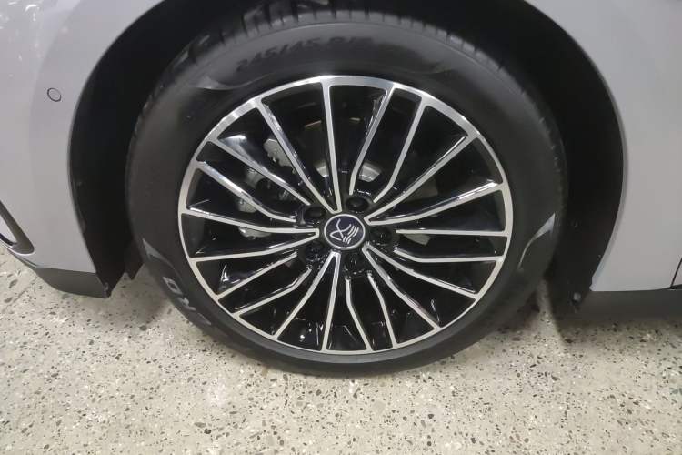 Used BYD Han 2025 DM-i Intelligent Driving Edition 125KM LiDAR Flagship Model
