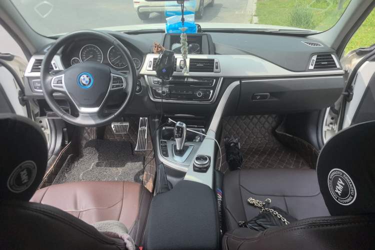 Used BMW 3 Series 2015 316Li Fashion Model Center Console