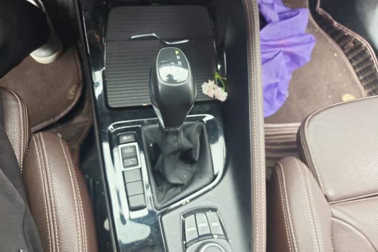 Used BMW X1 2018 sDrive18Li Luxury Model Gear Lever