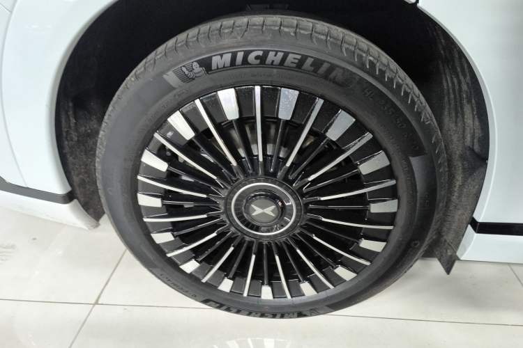 Used XPeng X9 2025 740 Ultra-Long Range Max