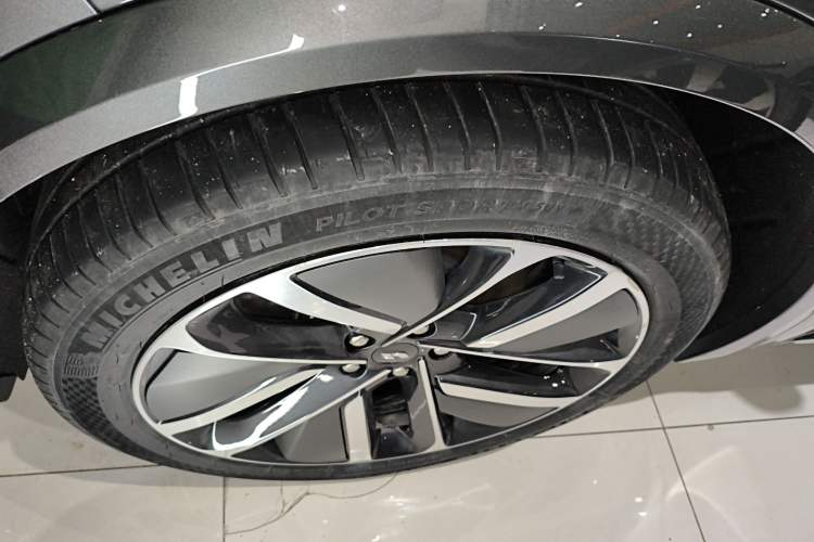 Used Li Auto L9 2022 Max model