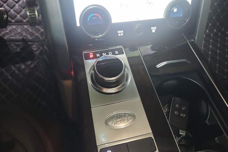 Used Land Rover Range 2021 3.0 L6 Century Extended Classic Edition Gear Lever