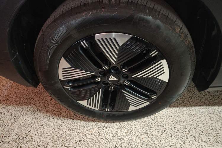 Used Deepal S05 2026 Model 520Plus Pure Electric Edition Right Rear Wheel Hub