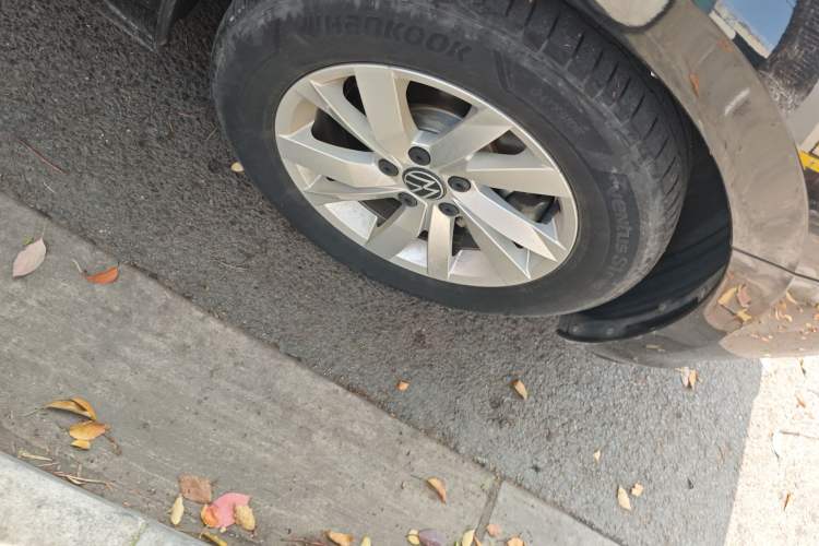 Used Volkswagen Passat 2023 Revised Version 280TSI Business Edition Right Front Wheel Hub