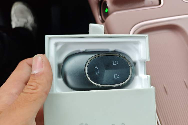 Used Nio EC6 2024 75 kWh
