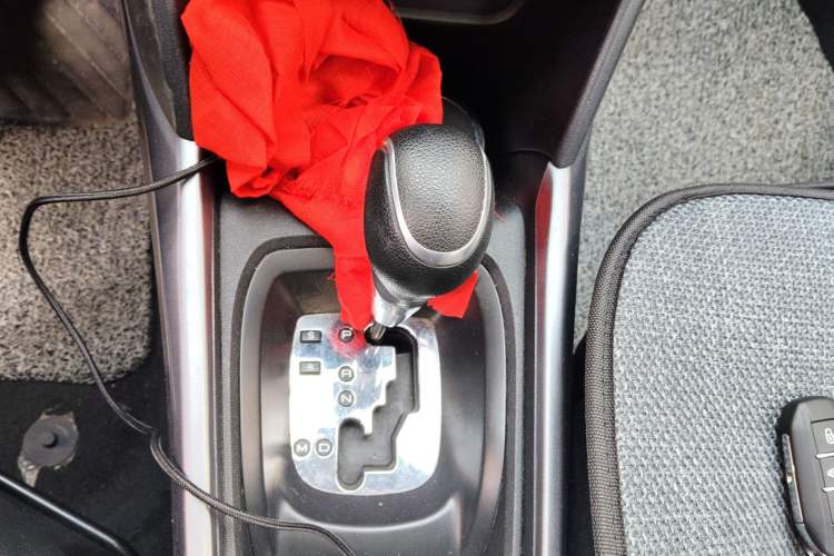 Used Peugeot 2008 2014 1.6L Automatic Navigation Edition Gear Lever