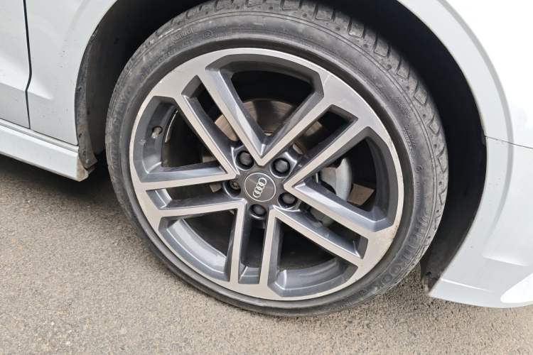 Used Audi A3 2020 Limousine 35 TFSI Sporty Version China VI Right Front Wheel Hub