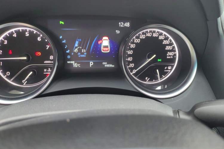 Used Toyota Camry 2019 2.0G Luxury Edition China V Standard Odometer Close Up