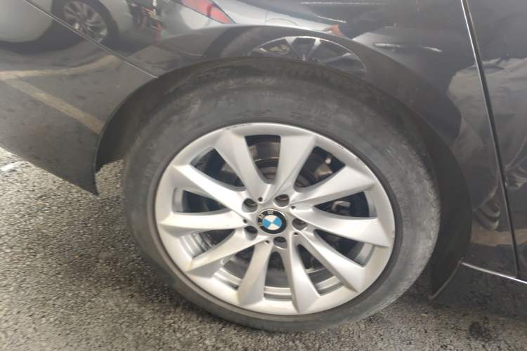 Used BMW 3 Series GT 2019 320i Sport Edition Right Rear Wheel Hub