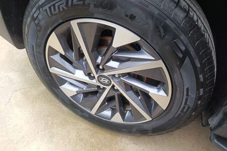 Used Hyundai Tucson 2023 Tucson L 1.5T Automatic Two-Wheel Drive GLX Elite Edition Right Rear Wheel Hub