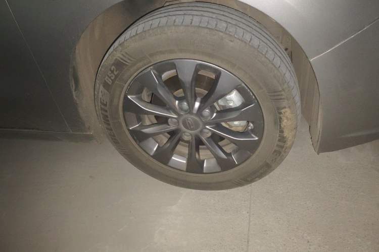 Used Geometry A 2022 Pro 430KM Business Edition Right Front Wheel Hub