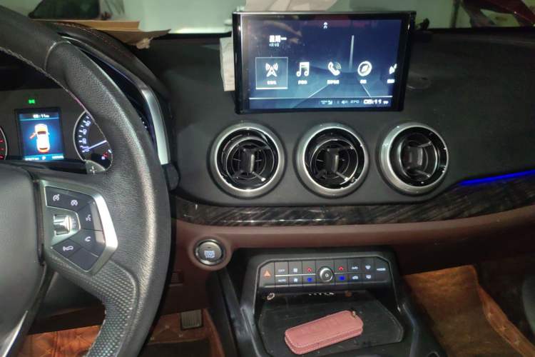 Used Wey VV5 2019 1.5T Two-Wheel Drive Color Pioneer