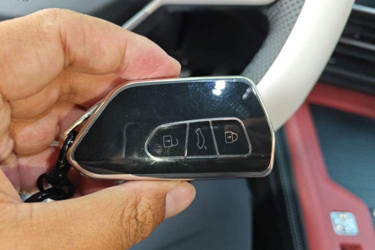 Used Volkswagen Passat 2025 Pro 380TSI Dragon Supreme Edition Vehicle Key