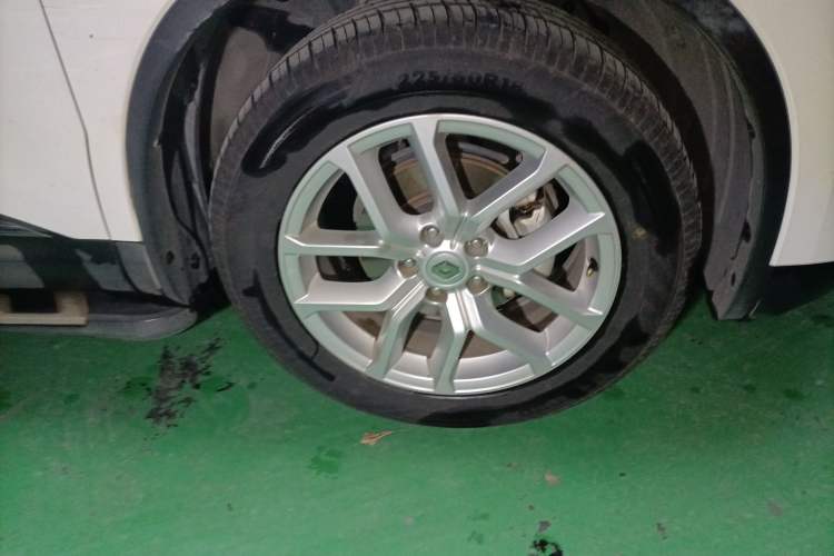 Used Renault Koleos 2017 2.5L Two-Wheel Drive Prestige Edition Right Front Wheel Hub