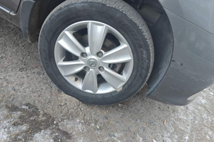 Used Nissan Livina 2013 1.6XE CVT Comfort Edition Right Front Wheel Hub