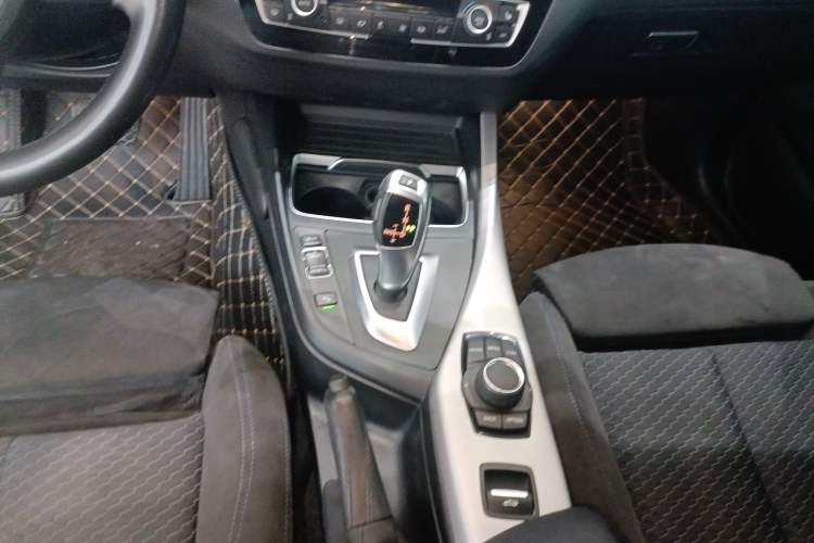 Used BMW 2 Series 2018 225i Convertible Coupe M Sport Edition Gear Lever