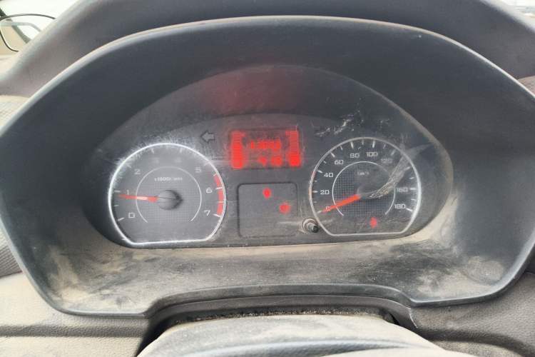 Used Wuling Hongguang V 2019 1.5L Jingqu Edition Sealed-Window Vehicle China VI LAR
