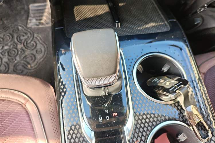 Used Hongqi HS3 2023 1.5T Two-Wheel Drive Shanwei Edition
