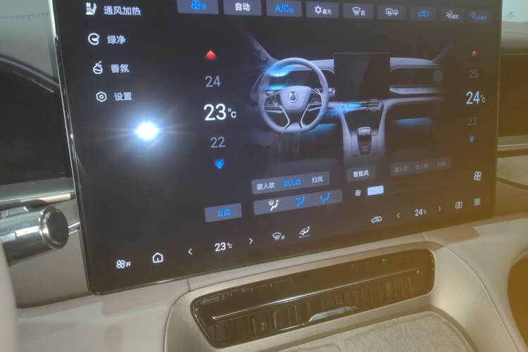 Used Denza N7 2024 630 All-Wheel Drive Intelligent Driving Max Edition Audio And AC Panel