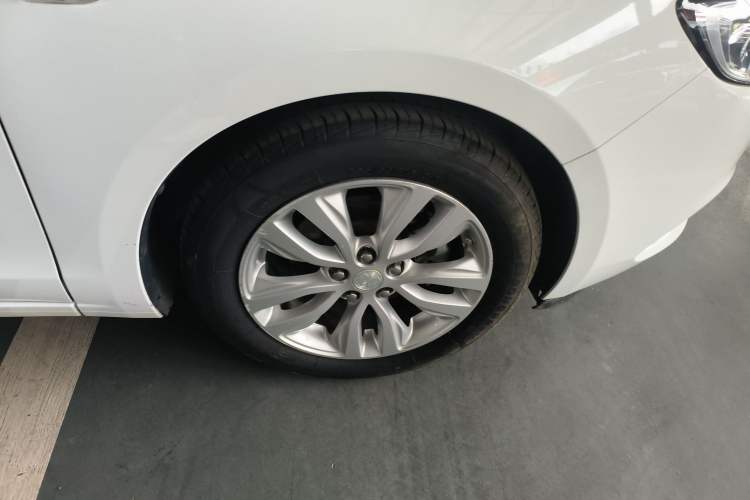 Used Buick GT 2021 Revised Version Flagship 1.5L Automatic Elite Edition Right Rear Wheel Hub