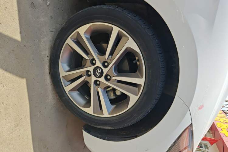 Used Hyundai Elantra (6th Generation / Lingdong) 2016 1.6L Automatic ZhiXuan – Elite Version Right Front Wheel Hub