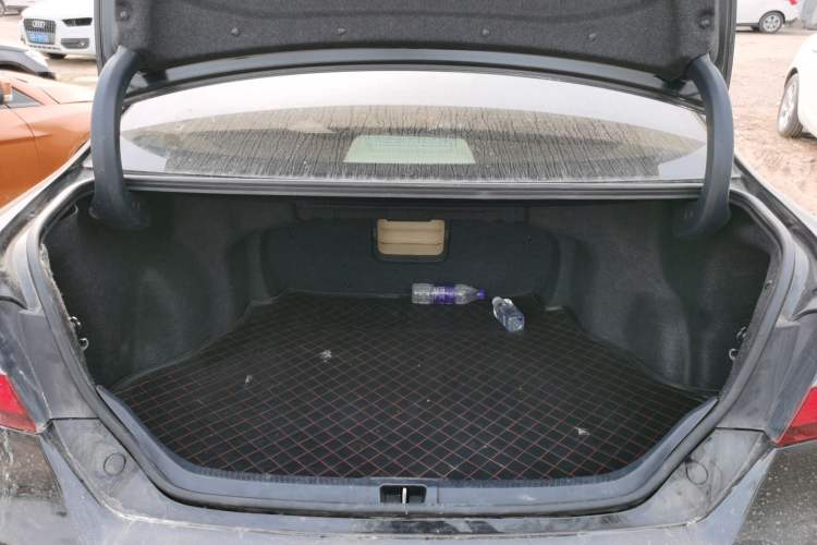 Used Toyota Camry 2016 2.0E 10th Anniversary Elite Edition Trunk