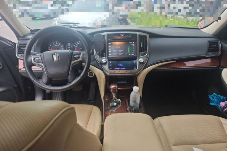 Used Toyota Crown 2015 2.0T Fashion Edition
