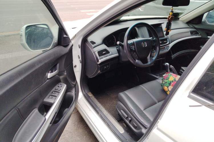 Used Honda Crosstour 2014 2.4L Luxury Edition
