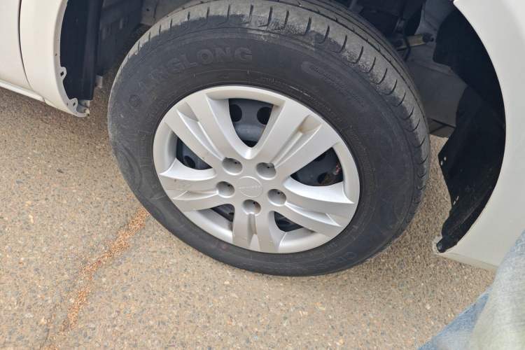 Used FORTHING Lingzhi 2023 M5L 1.6L Base Model 7 Seats
