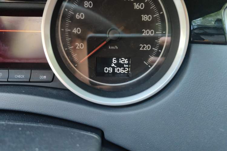 Used Peugeot 508 2013 2.0L 2nd Anniversary Edition with Automatic Sunroof – Classic Version Odometer Close Up