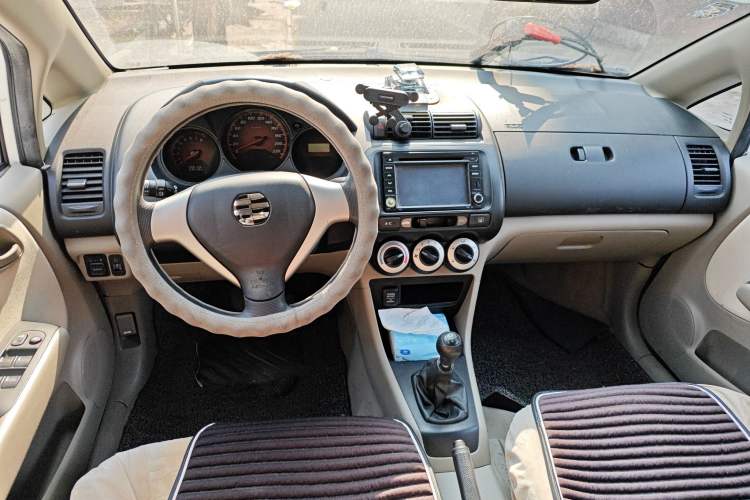 Used Everus S1 2012 1.3L Manual Comfort Edition
