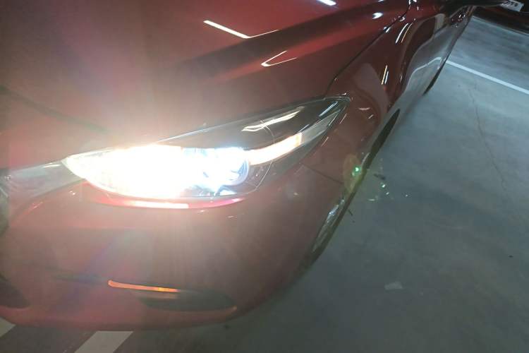 Used Mazda 3 Axela 2017 Sedan 1.5L Automatic Comfort Model Emission Standard China V