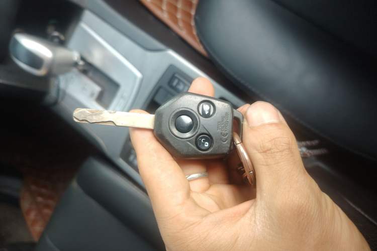 Used Subaru Outback 2011 2.5i Luxury Edition Vehicle Key