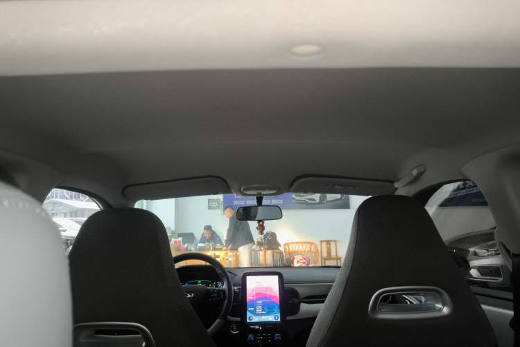 Used Chery QQ Little Ant 2022 Sweet Pink Edition Half-Sugar Version Lithium Iron Phosphate 29.2 kWh 30 kW 301 km