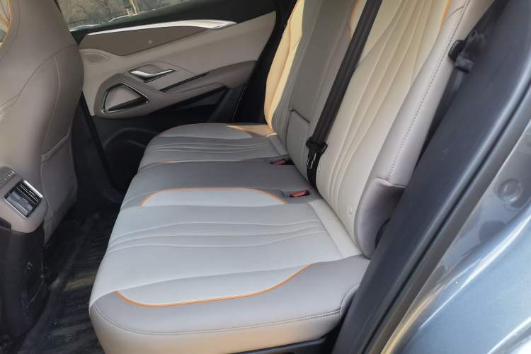 Used BYD Song Pro New Energy 2024 HONOR Edition DM-i 71KM Navigation Model Interior 4