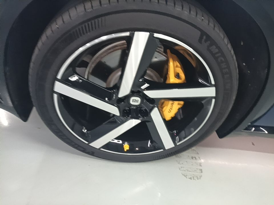 Xiaomi Auto YU7 2025 Ultra-Long Range High-Performance All-Wheel-Drive Max Edition — снимка 10