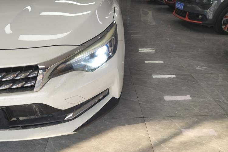 Used Venucia D60 2018 1.6L CVT Smart Connect Elite Edition