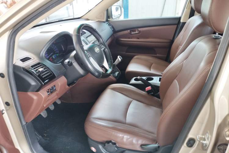 Used BYD S6 2014 2.0L Manual Luxury 5-Seater
