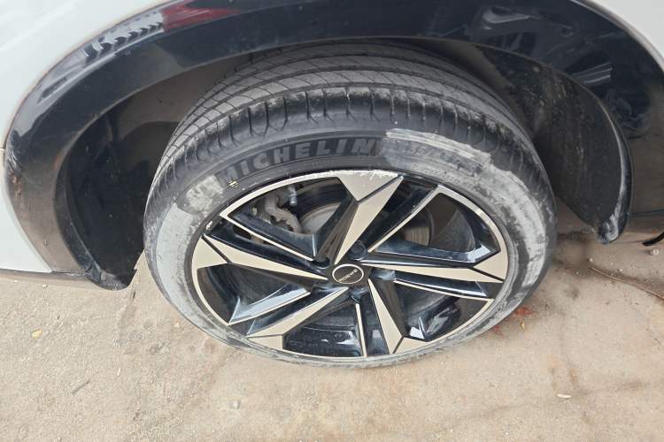 Used Roewe RX5 MAX 2022 1.5T Automatic Youwei Luxury Edition Right Rear Wheel Hub