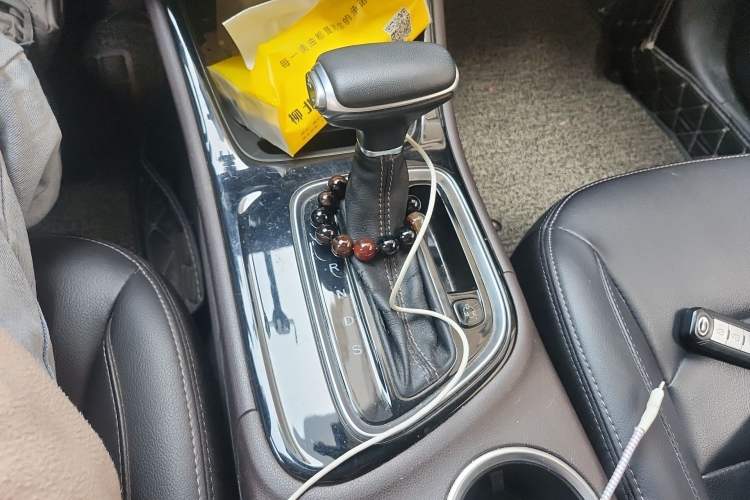 Used GAC Trumpchi GA4 2018 200T Automatic Luxury Edition Gear Lever