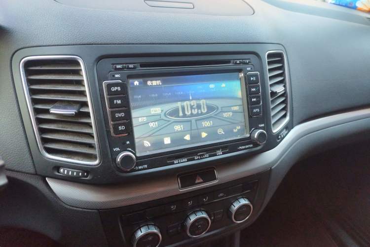 Used Volkswagen Sharan 2013 1.8TSI Standard Model
