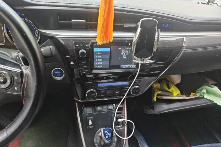 Used Toyota Corolla 2016 Dual-Engine 1.8L E-CVT Luxury Edition