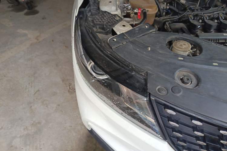 Used Dongfeng Fengon ix5 2019 220TGDI CVT Zhiya Trim China VI Standard Right Front Headlight