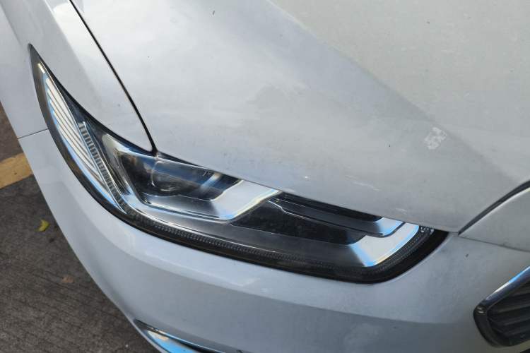 Used Ford Taurus 2017 EcoBoost 245 Luxury Model Right Front Headlight