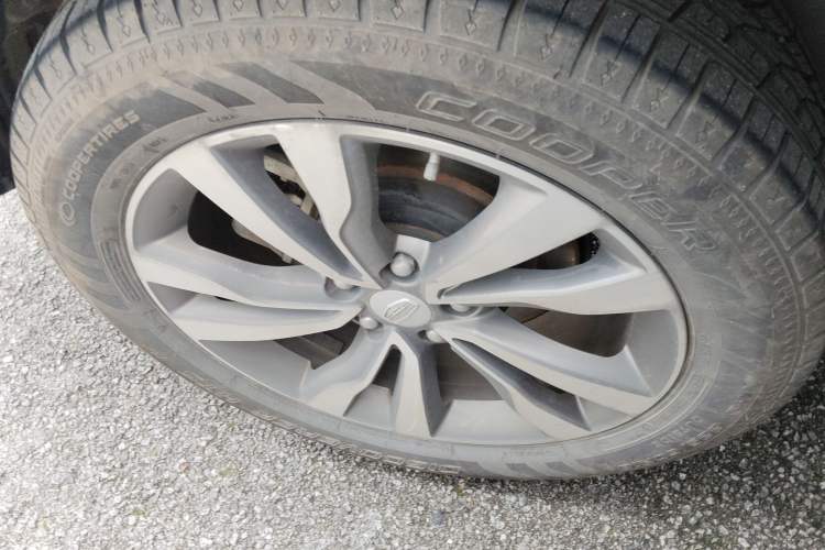 Used Geely Auto Emgrand X7 Sport 2016 1.8TD Automatic All-Wheel-Drive ZhiZun Edition Right Rear Wheel Hub