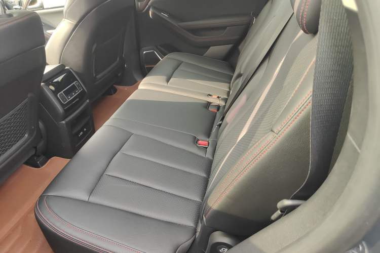 Used BYD Tang New Energy 2018 DM 2.0T All-Wheel Drive Smart Connectivity Luxury Model 7 Seats China V Emission Standard Left Rear Seat