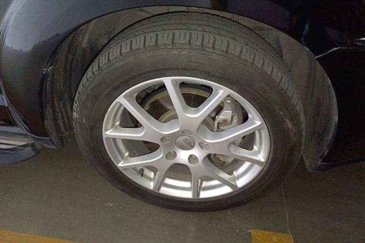 Used Dodge Journey 2013 2.4L Two-Wheel Drive Luxury Version
