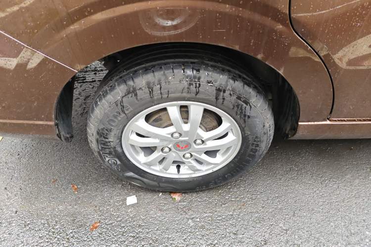 Used Wuling Hongguang 2021 1.5L Facelift S Comfort Version Hydraulic Power Steering LAR Right Rear Wheel Hub