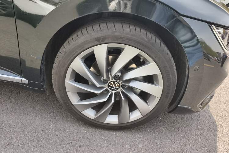Used Volkswagen FAW-Volkswagen CC 2025 380TSI Striking All-Inclusive Edition Right Front Wheel Hub