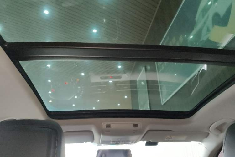 Used Volkswagen Magotan 2018 330TSI DSG Advanced Model Headliner